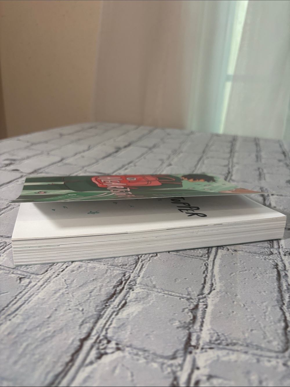 Heartstopper Graphic Novel Volume 1 paperback - Picture 6 of 6